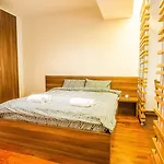 Incity Premium Garden Stay-central &private Terrace 아파트