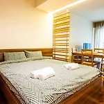 Incity Premium Garden Stay-central &private Terrace 아파트 부쿠레슈티