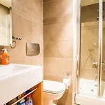 아파트 Incity Premium Garden Stay-central &private Terrace 부쿠레슈티