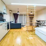 아파트 Incity Premium Garden Stay-central &private Terrace 부쿠레슈티
