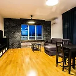 아파트 Incity Premium Garden Stay-central &private Terrace 부쿠레슈티