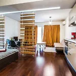 Incity Premium Garden Stay-central &private Terrace * 부쿠레슈티