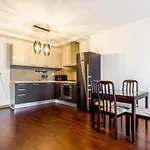아파트 Incity Premium Garden Stay-central &private Terrace 부쿠레슈티