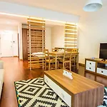 Incity Premium Garden Stay-central &private Terrace * 부쿠레슈티