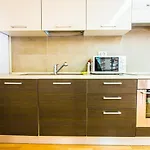 아파트 Incity Premium Garden Stay-central &private Terrace 부쿠레슈티