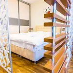 Incity Premium Garden Stay-central &private Terrace 公寓