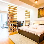 Incity Premium Garden Stay-central &private Terrace 아파트 *