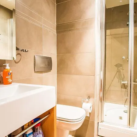 Апартаменти Incity Premium Garden Stay-central &private Terrace Бухарест