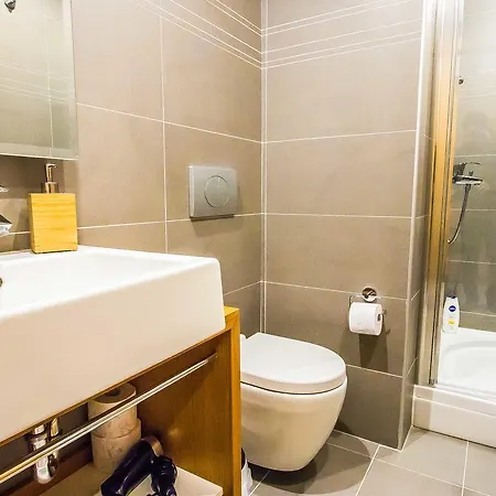 Incity Premium Garden Stay-central &private Terrace Lägenhet