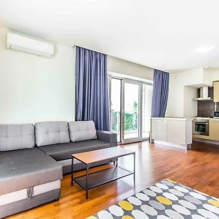 Incity Premium Garden Stay-central &private Terrace Бухарест