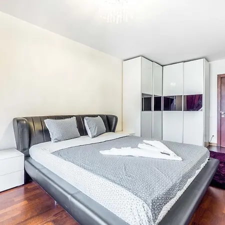 דירה Incity Premium Garden Stay-central &private Terrace בוקרשט