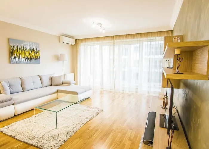 Incity Premium Garden Stay-central &private Terrace Apartman *