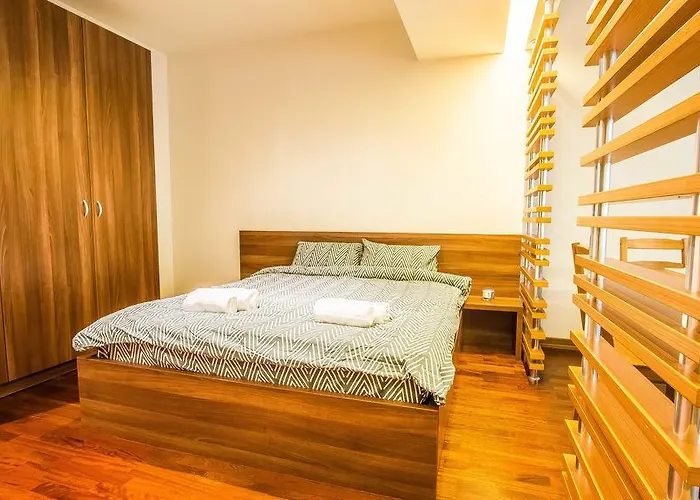 Incity Premium Garden Stay-central &private Terrace Apartman