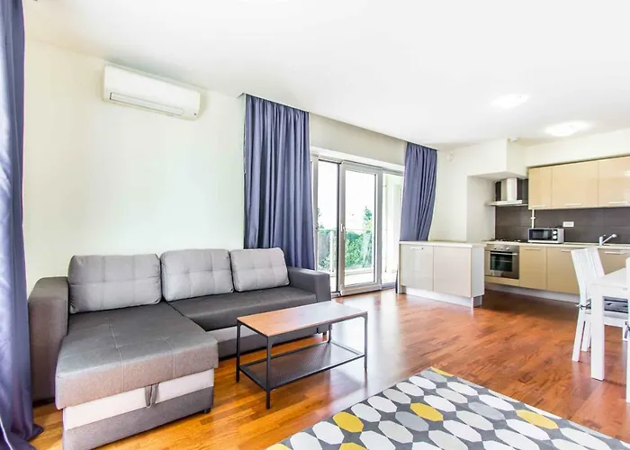 Incity Premium Garden Stay-central &private Terrace Βουκουρέστι