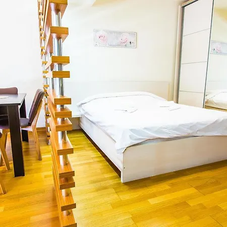 Incity Premium Garden Stay-central &private Terrace Apartament *