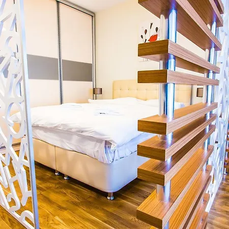 Incity Premium Garden Stay-central &private Terrace Apartament