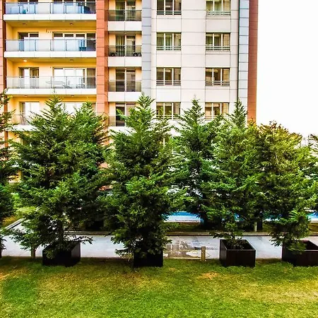 Luxury Mall Area Apartment
